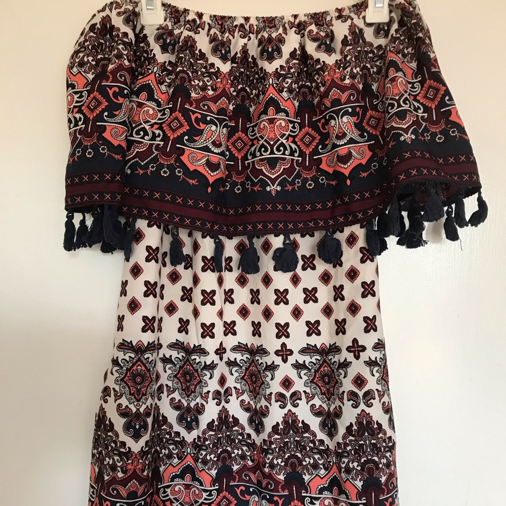 Boohoo Off the shoulder printed dress.